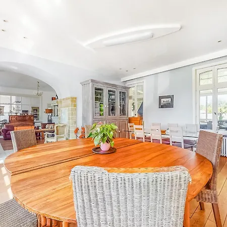 6 Bedroom Awesome Home In Groffliers Tatil Evi